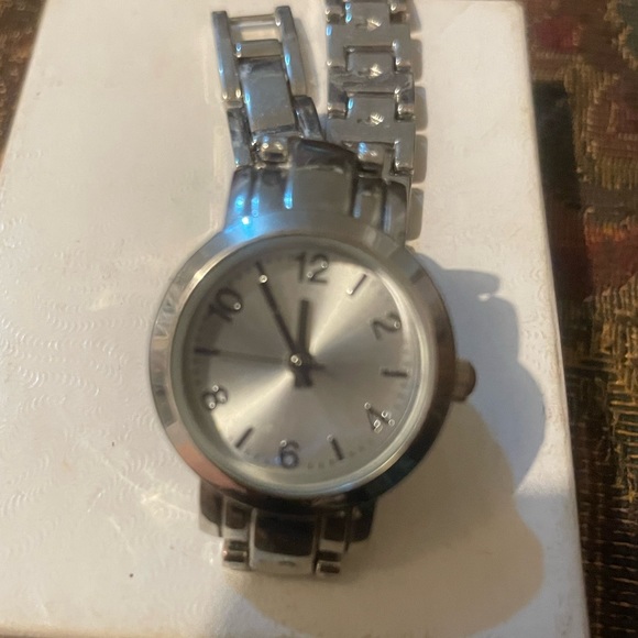 Watch - Picture 2 of 6